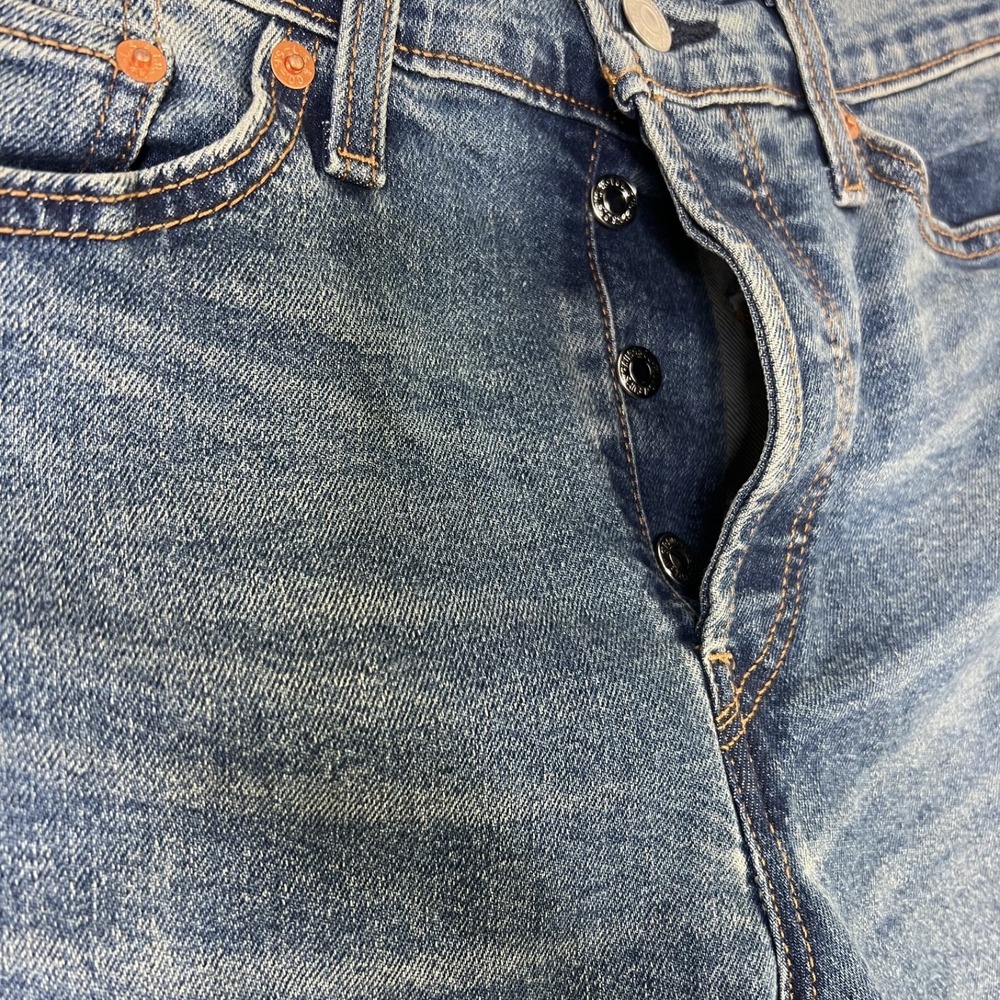 Levis Jeans Womens 29 Blue Med Wash Wedgie Straight High Rise Button Fly Denim - Picture 7 of 11
